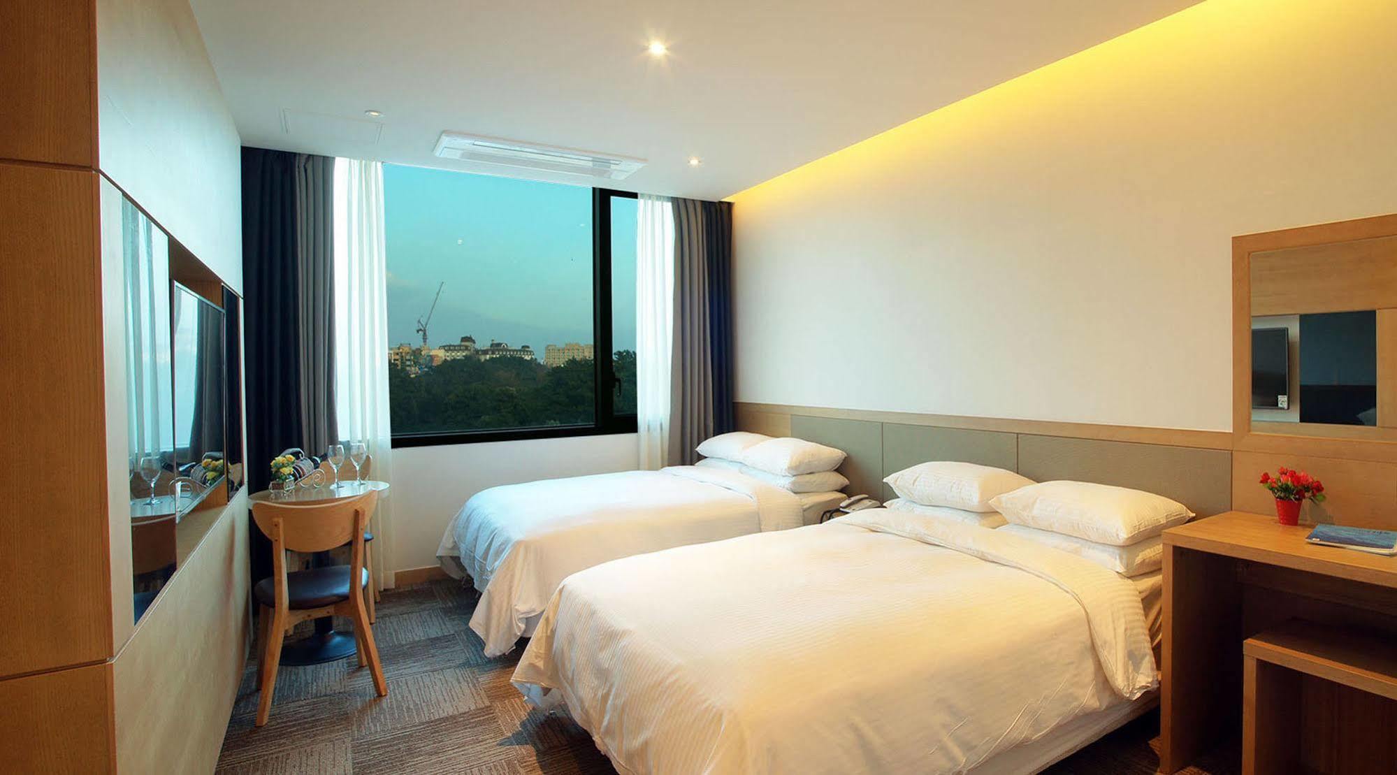 Jeju Poong Gyung Hotel Согвипхо Экстерьер фото