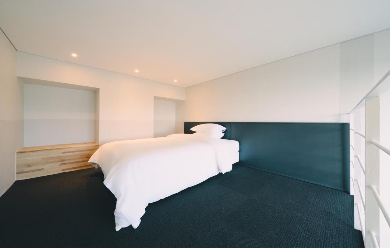 Jeju Poong Gyung Hotel Согвипхо Экстерьер фото