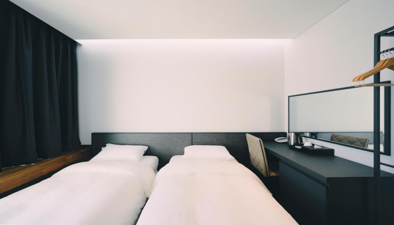 Jeju Poong Gyung Hotel Согвипхо Экстерьер фото