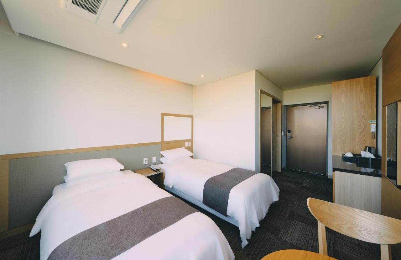 Jeju Poong Gyung Hotel Согвипхо Экстерьер фото
